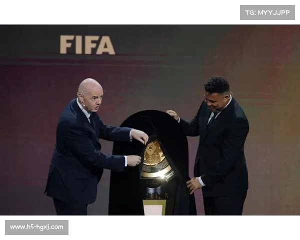 世俱杯奖杯首现中国：智造闪耀全球舞台