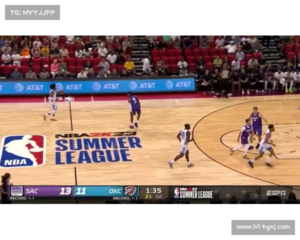 华莱士巧妙反击助攻肯里奇 快攻上篮轻松得分展现团队配合精神